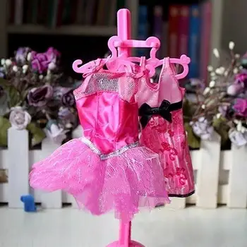 30 бр. Пластмасови розови закачалки за дрехи в кукла къща, Пластмасови закачалки за куклен рокли, аксесоари за дрехи